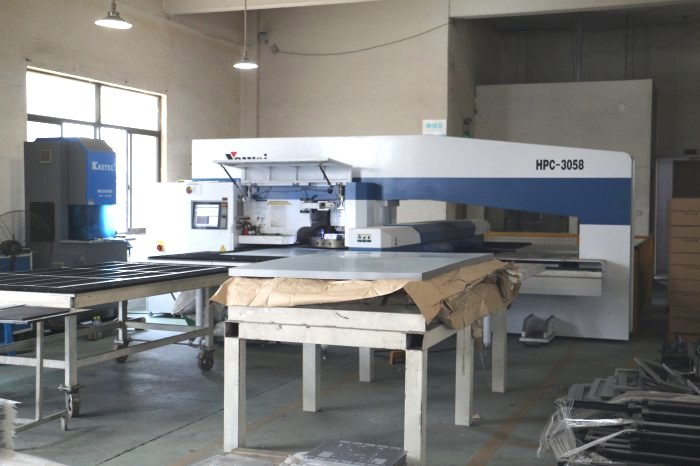 Fully automatic CNC punch 32 stations/3000*1500